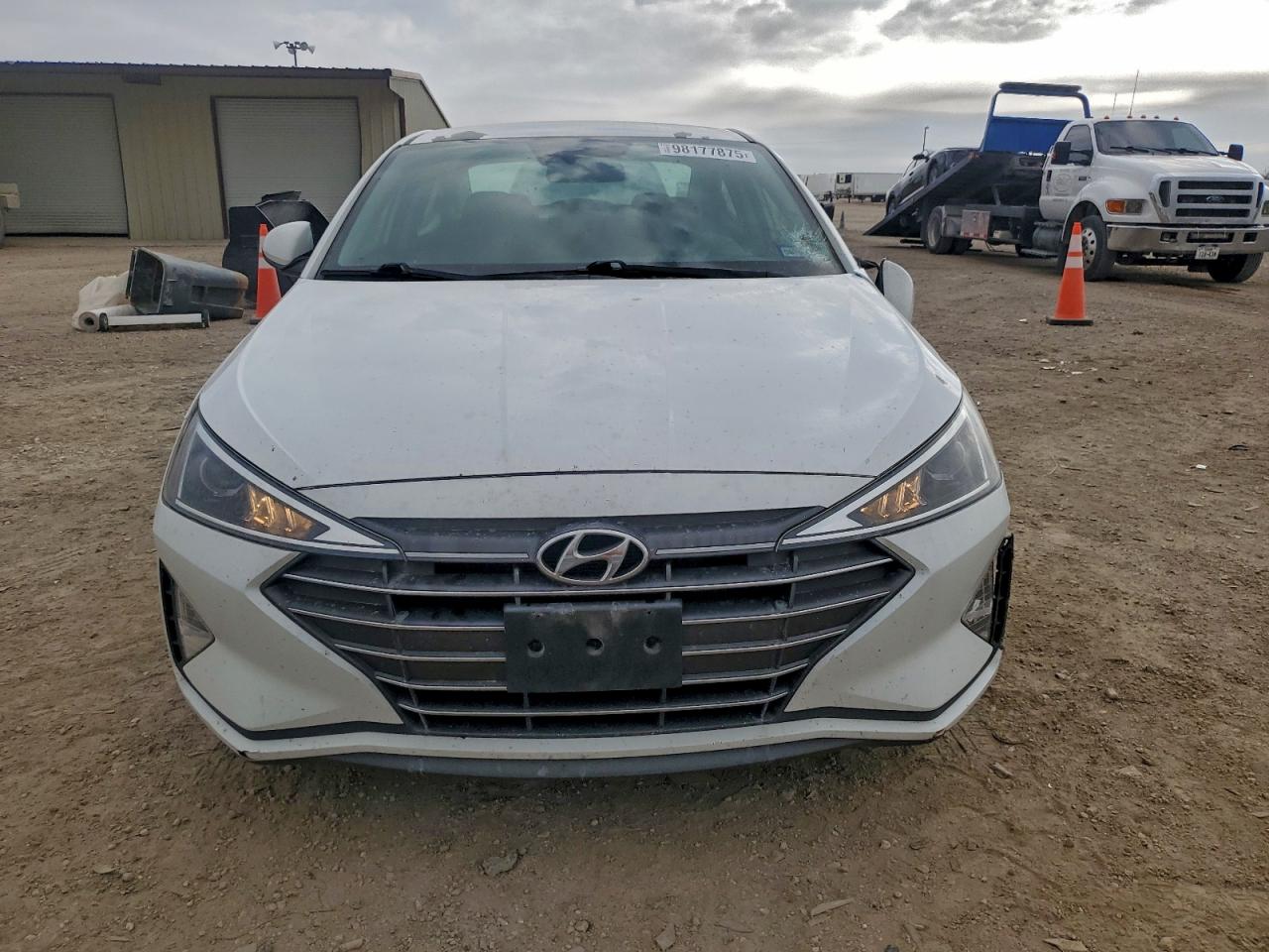 2020 HYUNDAI ELANTRA SEL photo 5