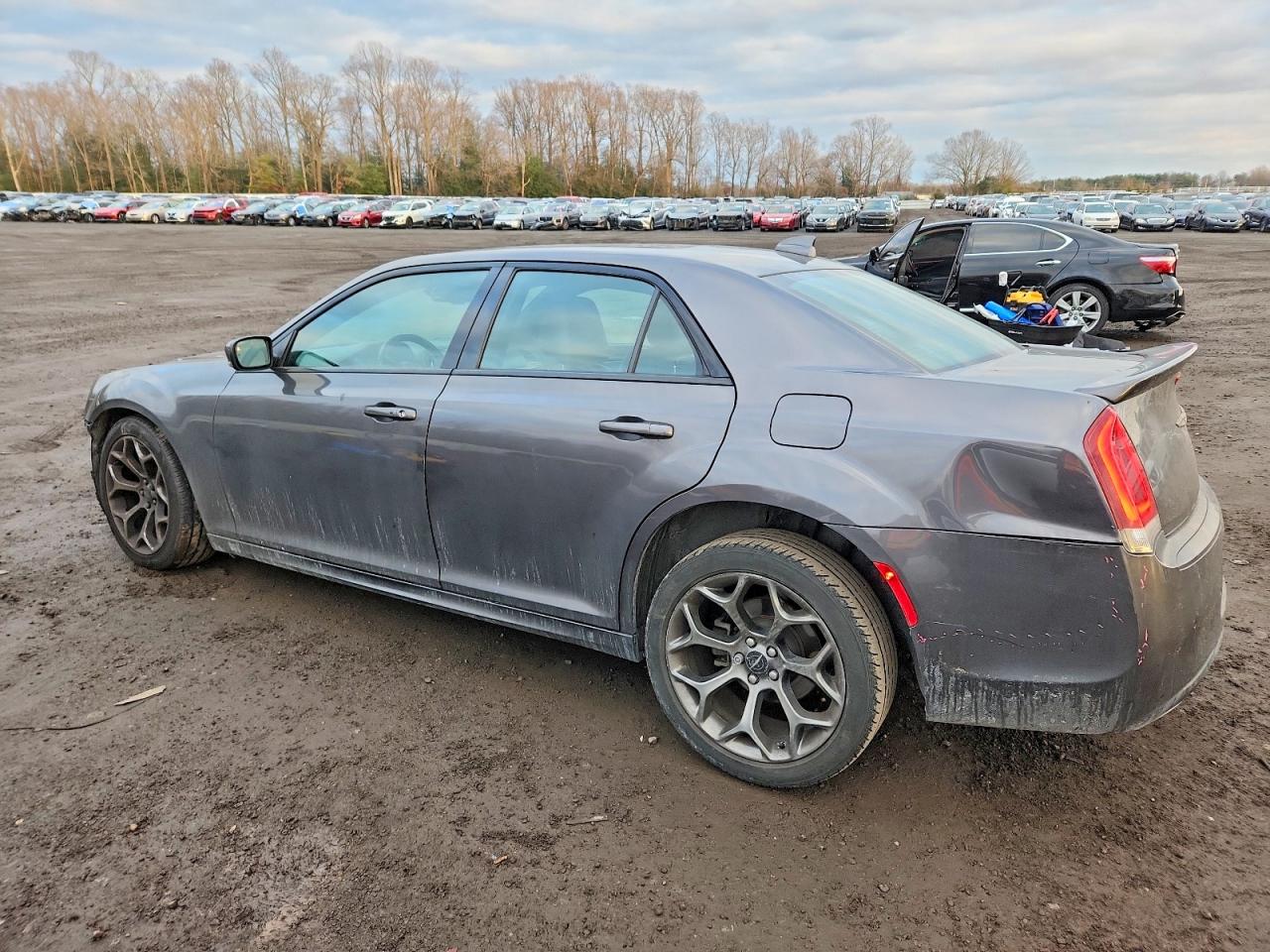 2018 CHRYSLER 300 S photo 2
