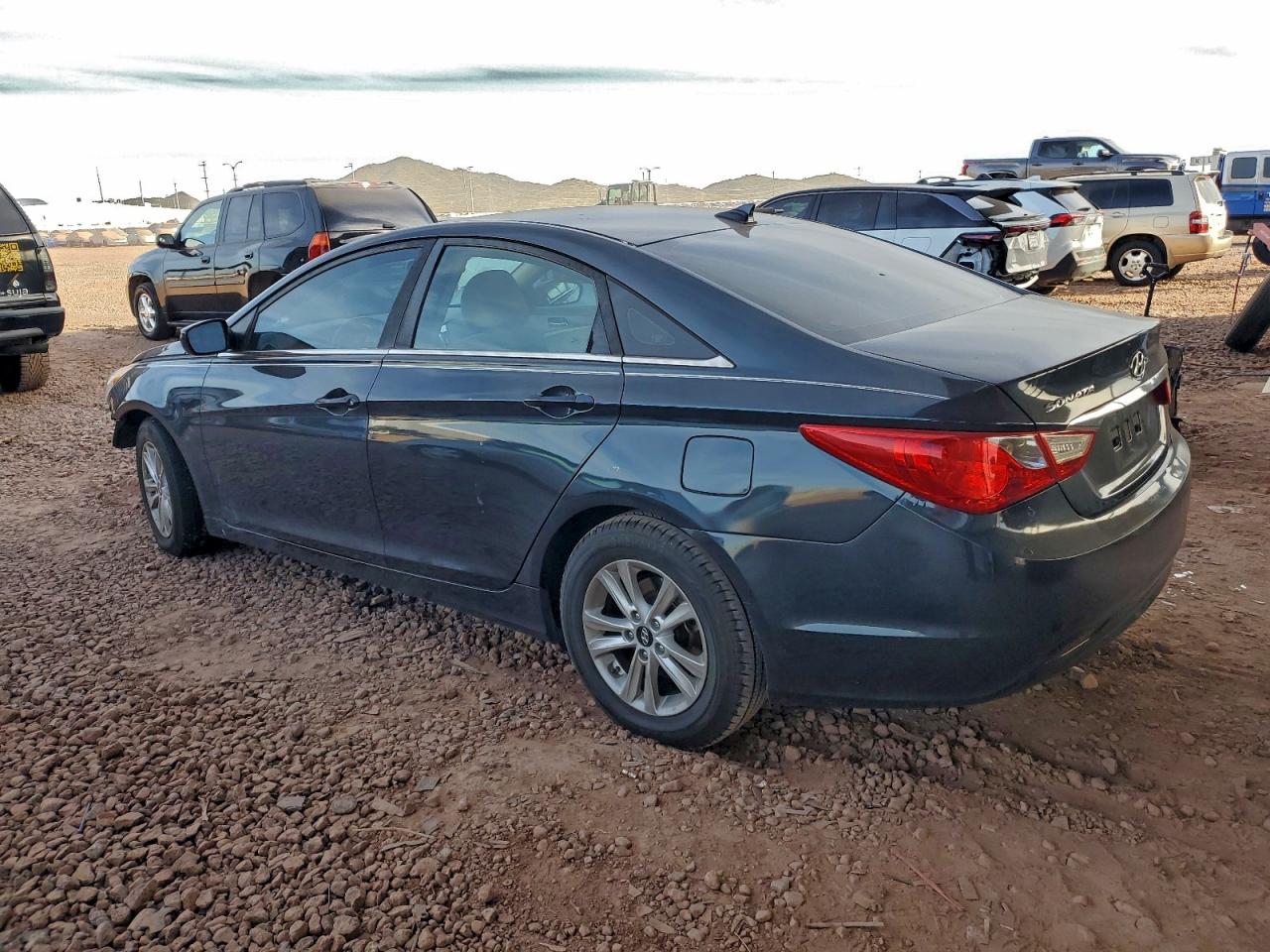 2013 HYUNDAI SONATA GLS photo 2