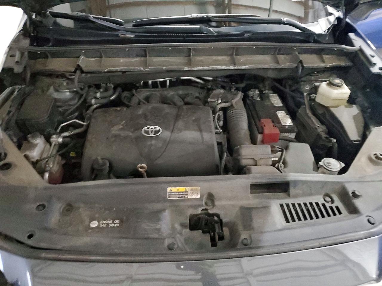 2022 TOYOTA HIGHLANDER XLE photo 34