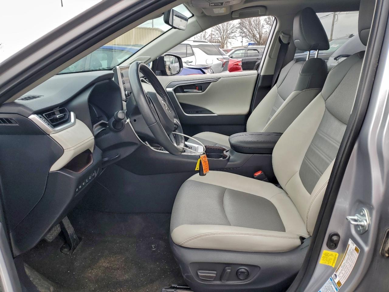 2021 TOYOTA RAV4 LIMITED photo 7