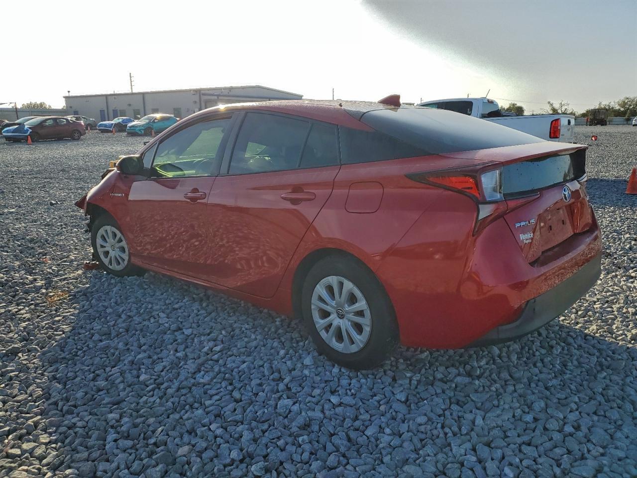 2019 TOYOTA PRIUS photo 2