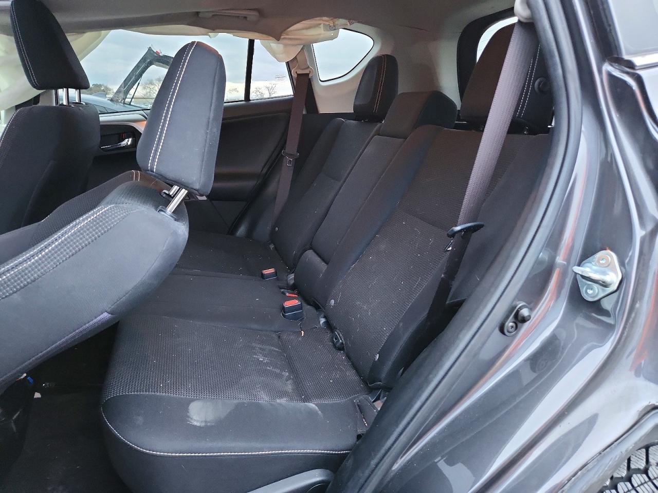 2017 TOYOTA RAV4 XLE photo 11