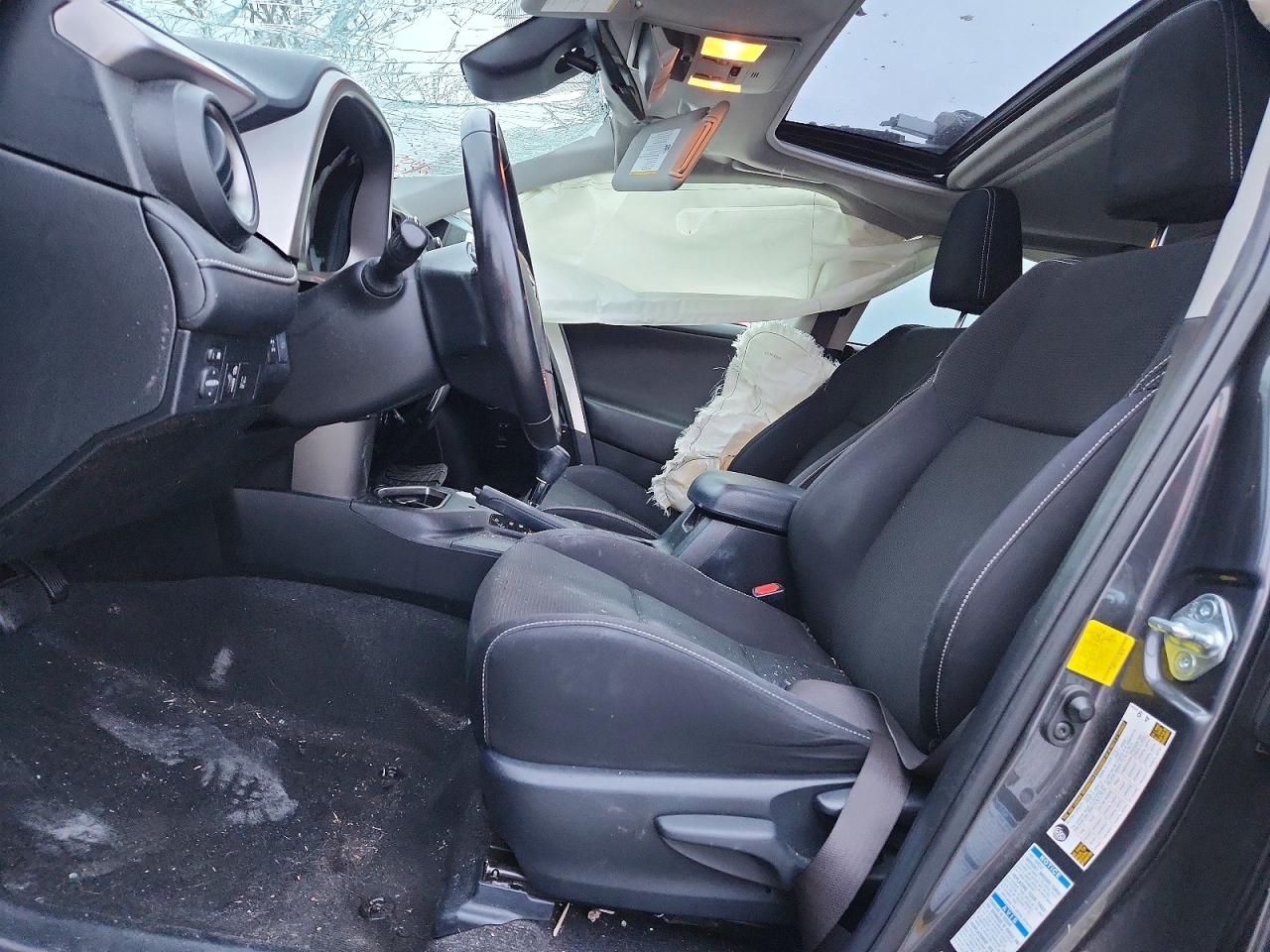2017 TOYOTA RAV4 XLE photo 7