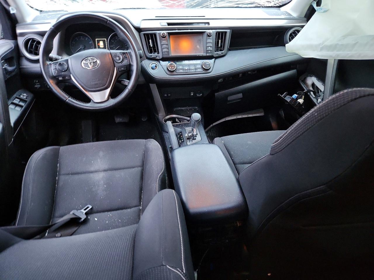 2017 TOYOTA RAV4 XLE photo 8