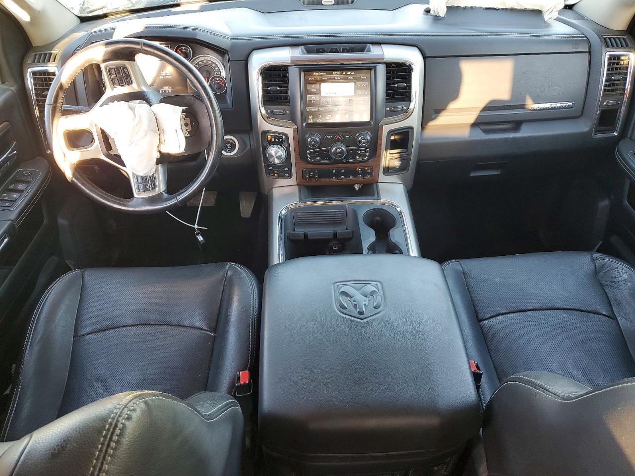 2016 RAM 1500 LARAMIE photo 8