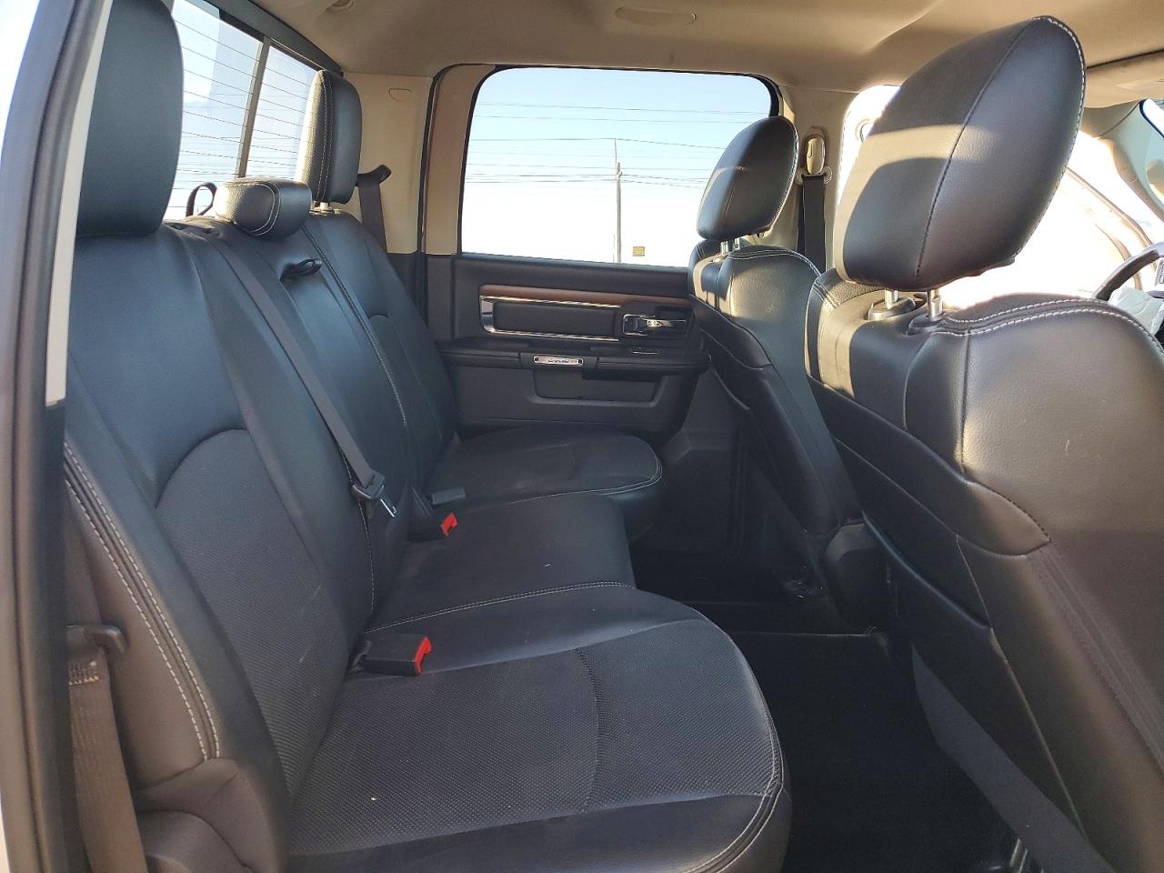 2016 RAM 1500 LARAMIE photo 10