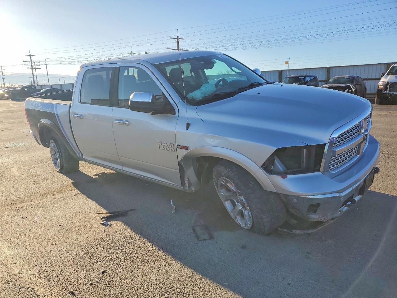 2016 RAM 1500 LARAMIE photo 4