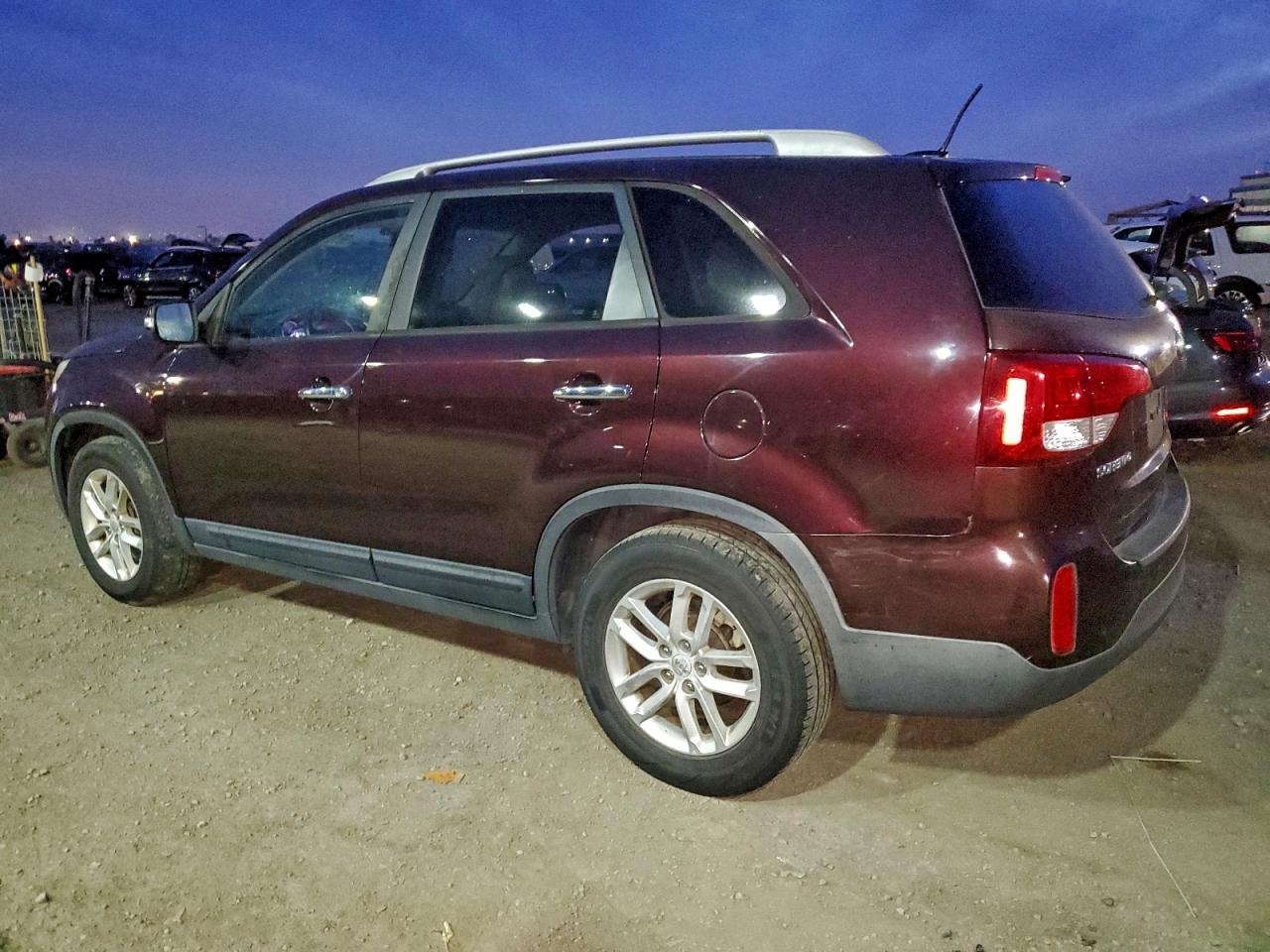 2014 KIA SORENTO LX photo 2