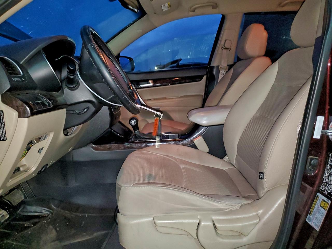 2014 KIA SORENTO LX photo 7