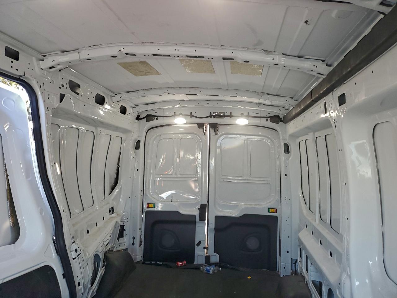 2025 FORD TRANSIT T-250 photo 10