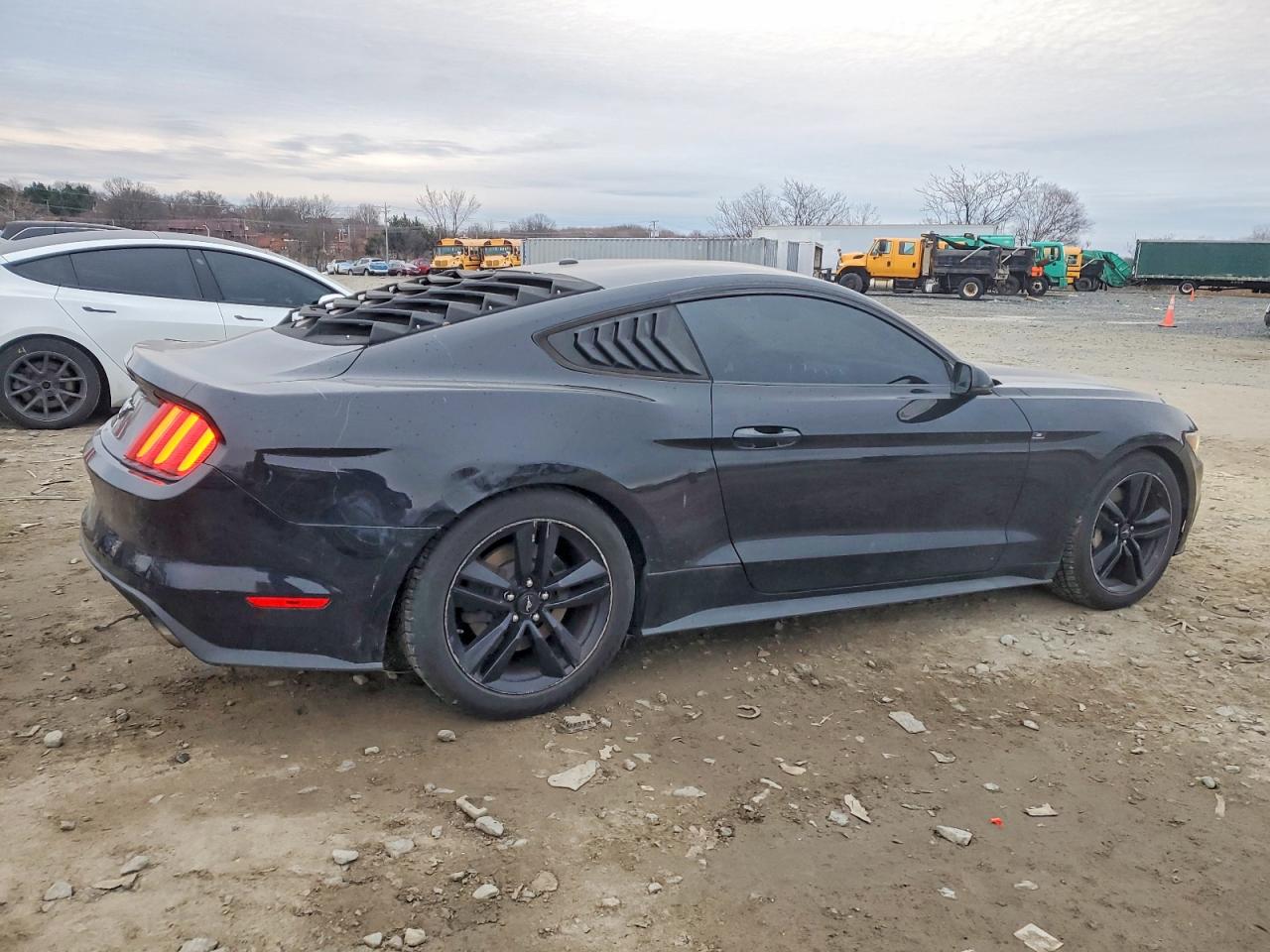 2015 FORD MUSTANG photo 3