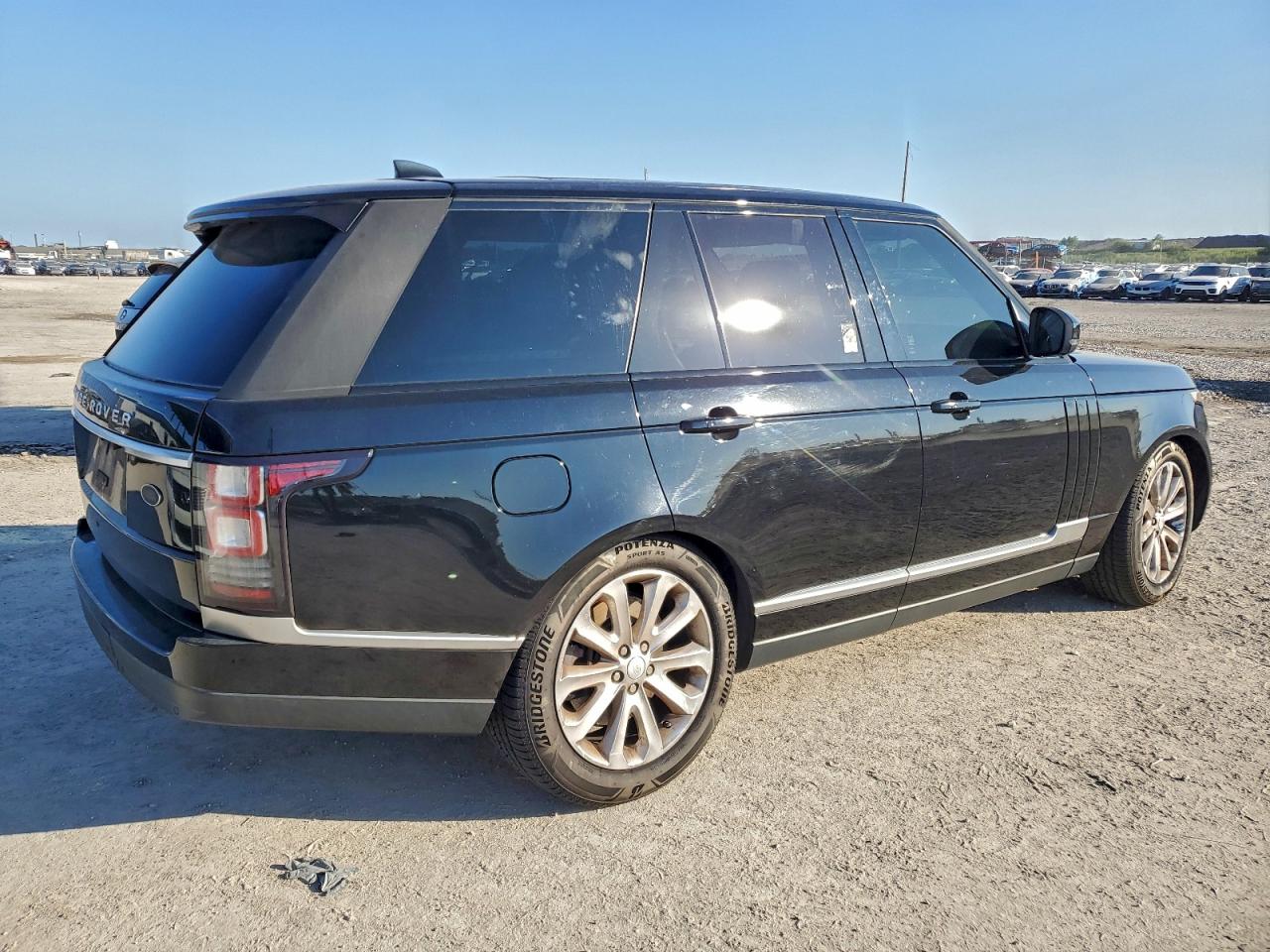2017 LAND ROVER RANGE ROVER HSE photo 3