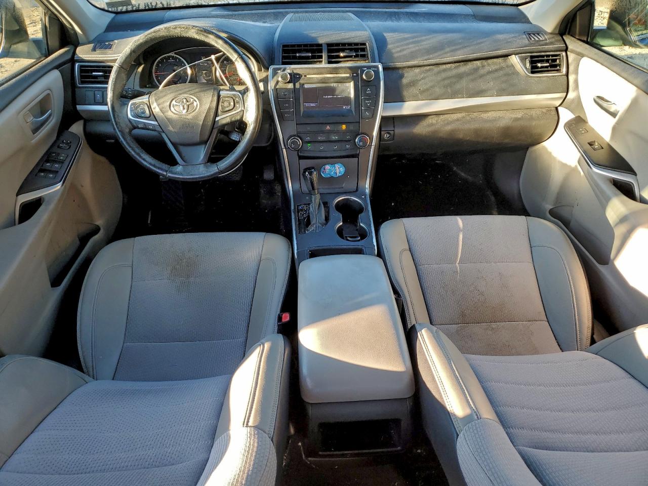 2017 TOYOTA CAMRY LE photo 8