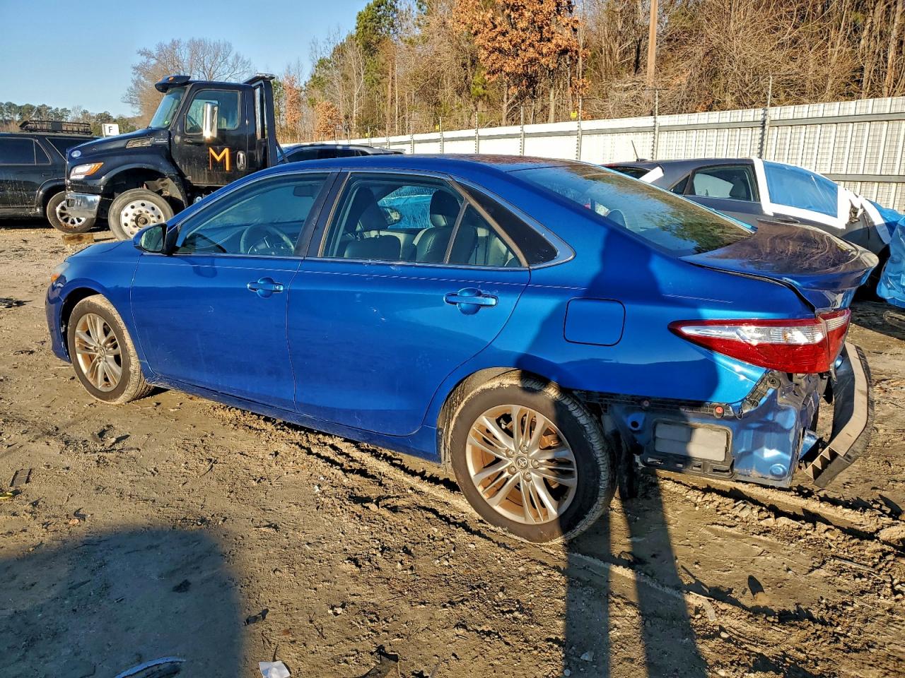 2017 TOYOTA CAMRY LE photo 2