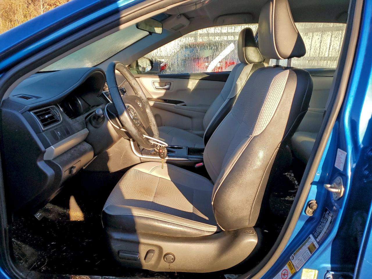 2017 TOYOTA CAMRY LE photo 7