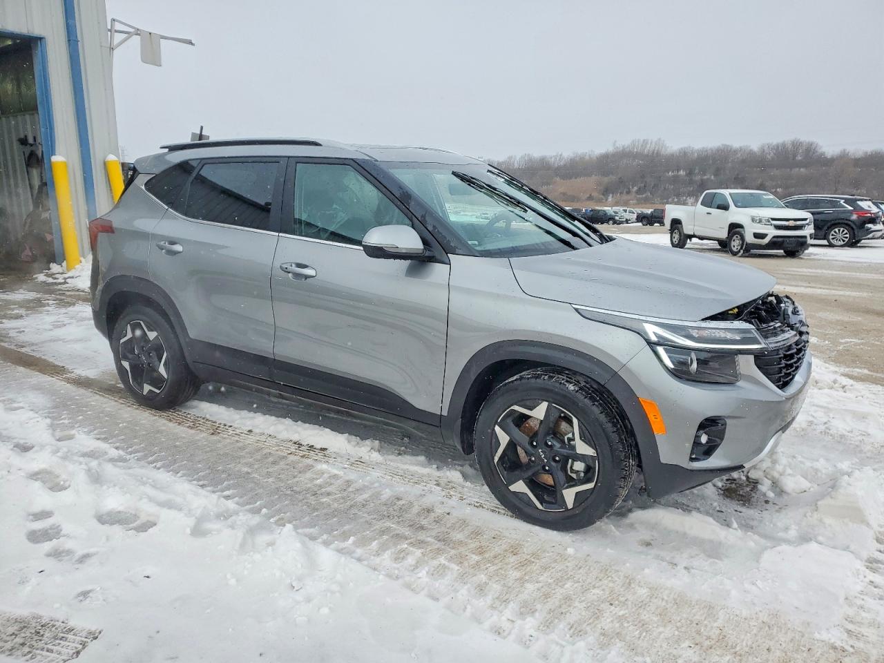 2025 KIA SELTOS EX photo 4