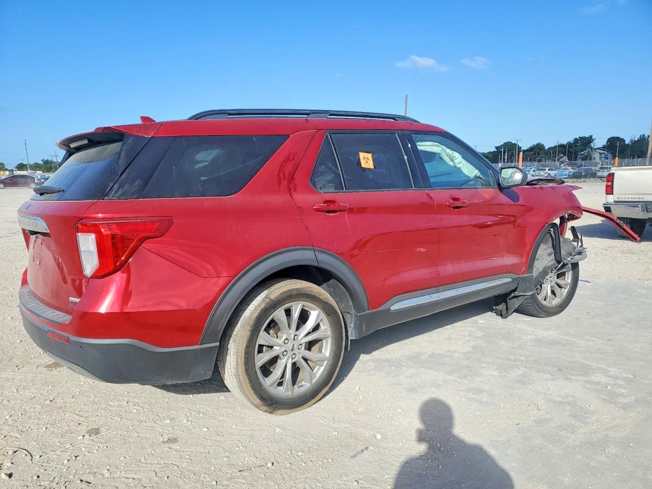 2020 FORD EXPLORER XLT photo 3