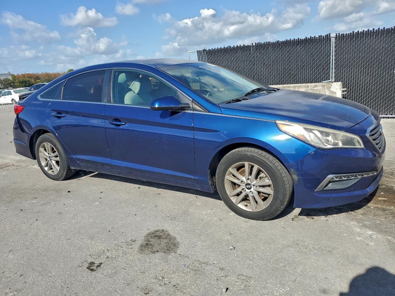 2015 HYUNDAI SONATA SE photo 4