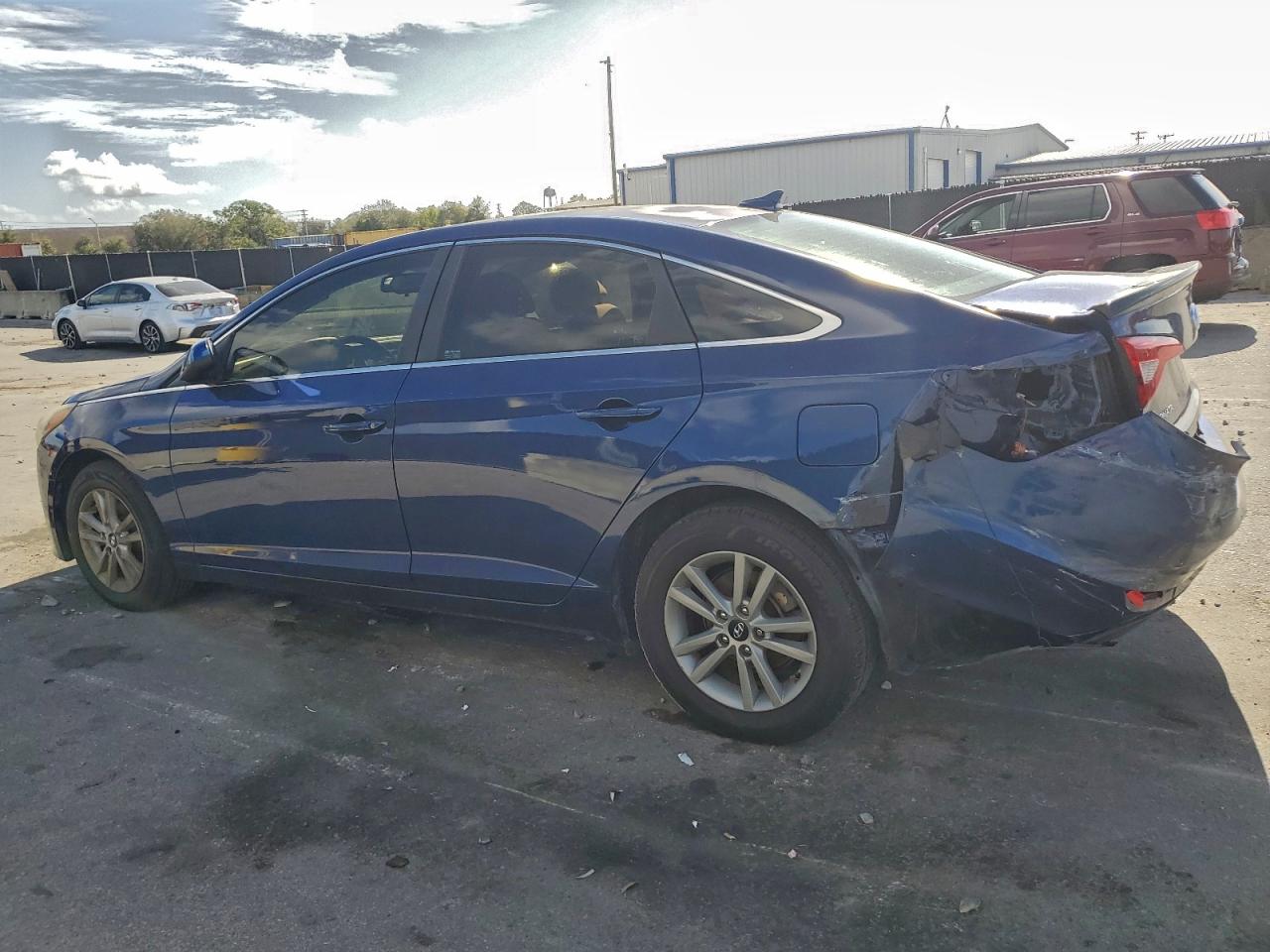 2015 HYUNDAI SONATA SE photo 2