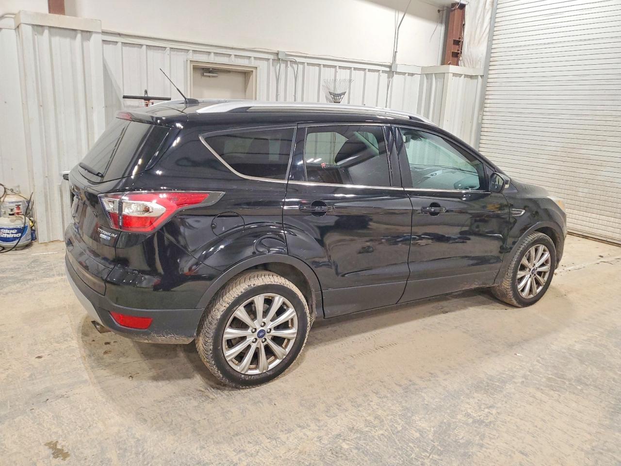 2017 FORD ESCAPE TITANIUM photo 3