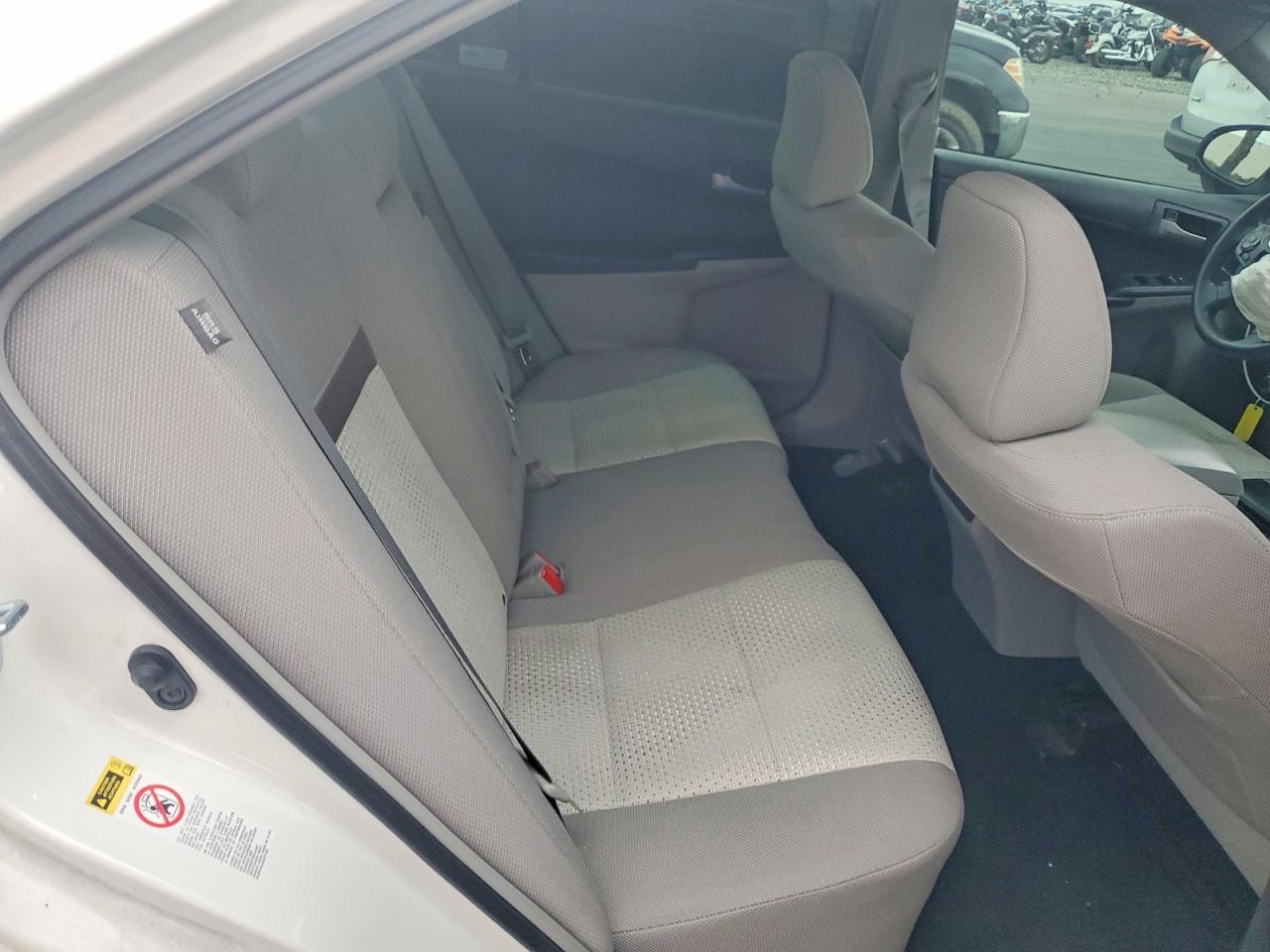 2012 TOYOTA CAMRY LE photo 10