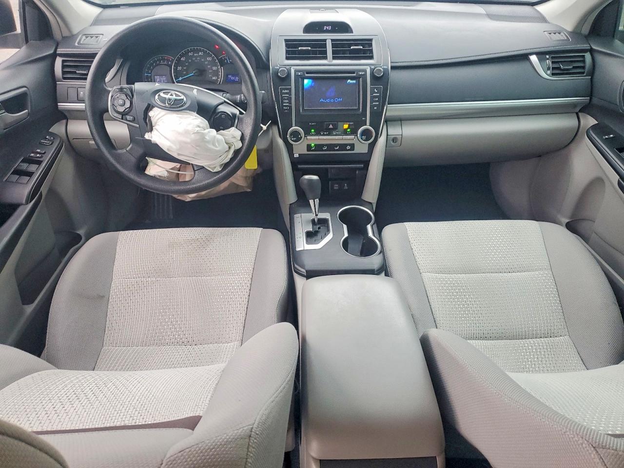 2012 TOYOTA CAMRY LE photo 8
