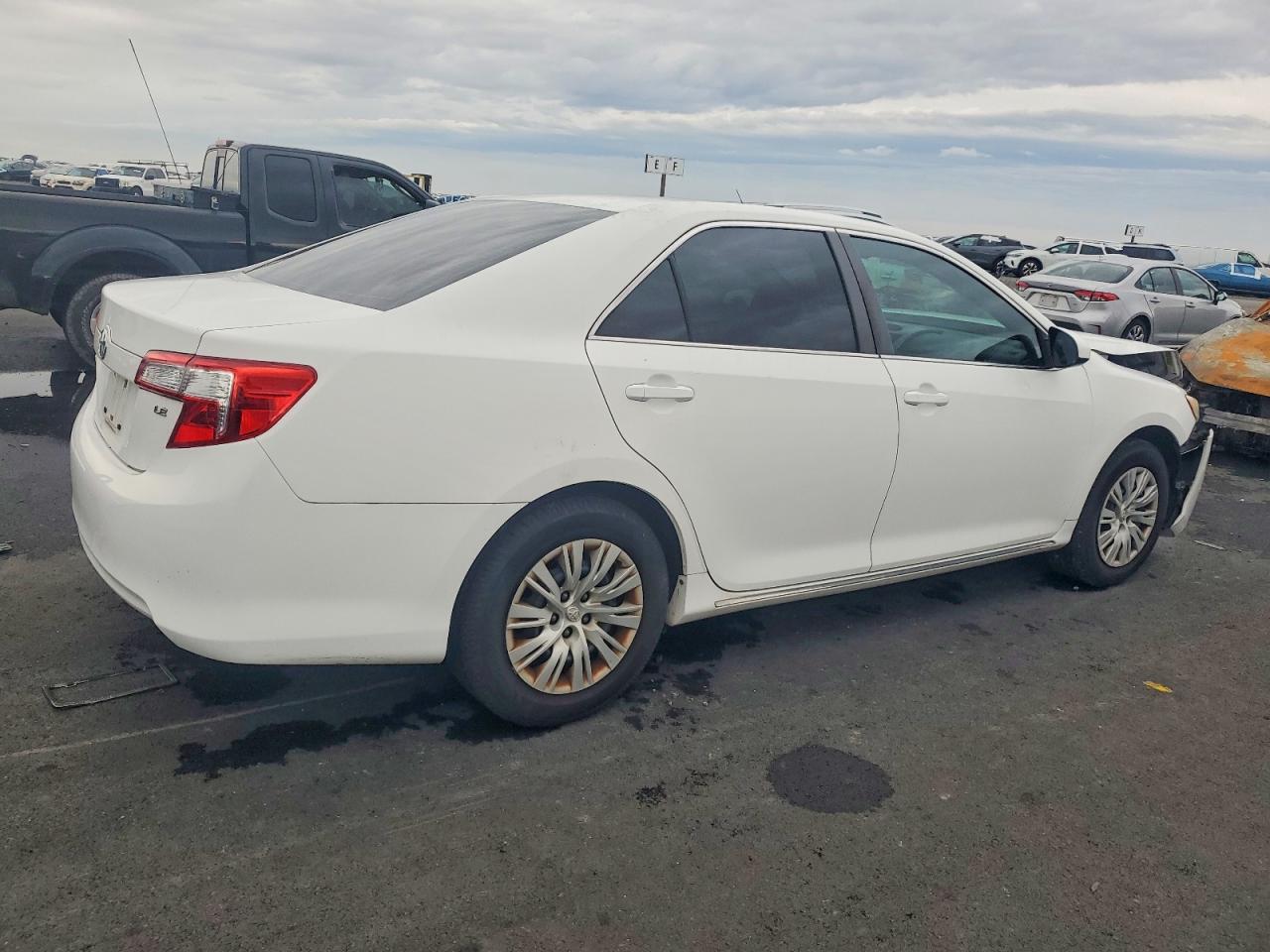 2012 TOYOTA CAMRY LE photo 3