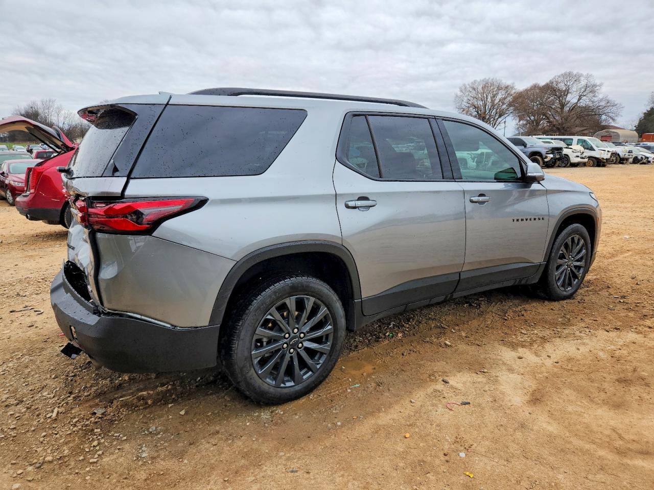 2023 CHEVROLET TRAVERSE RS photo 3