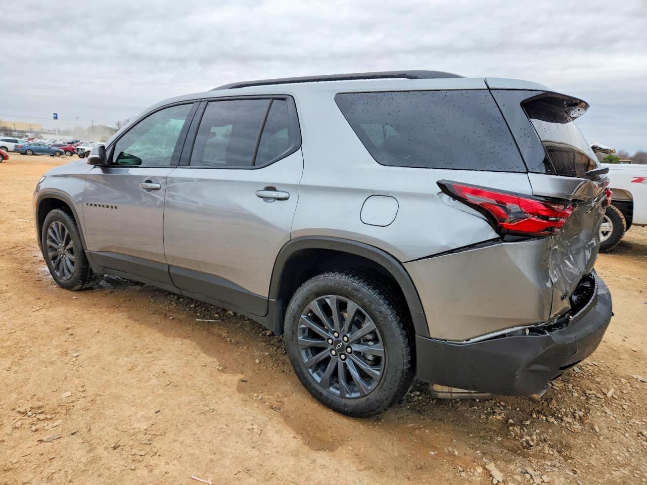 2023 CHEVROLET TRAVERSE RS photo 2