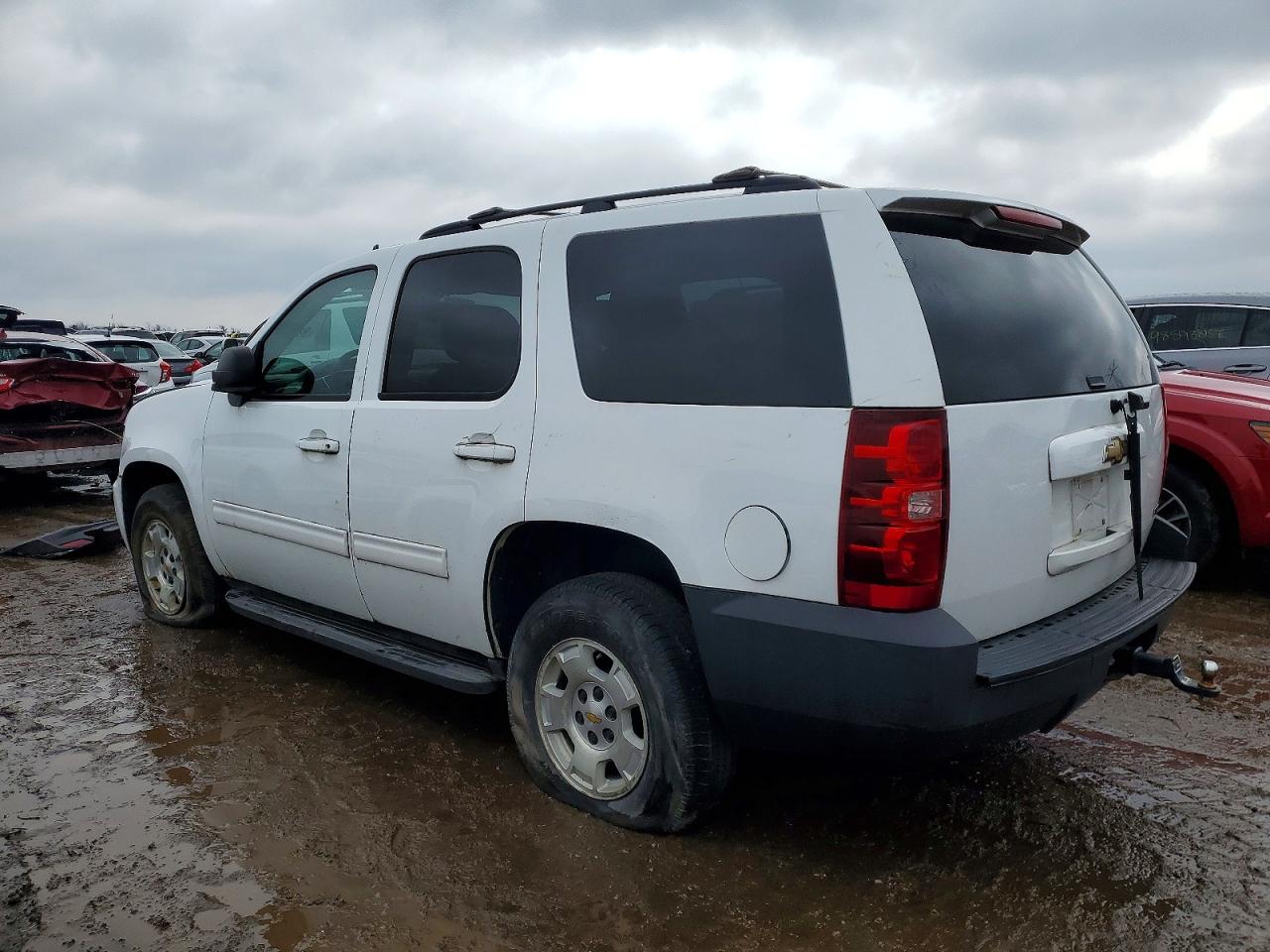 2011 CHEVROLET TAHOE K1500 LS photo 2