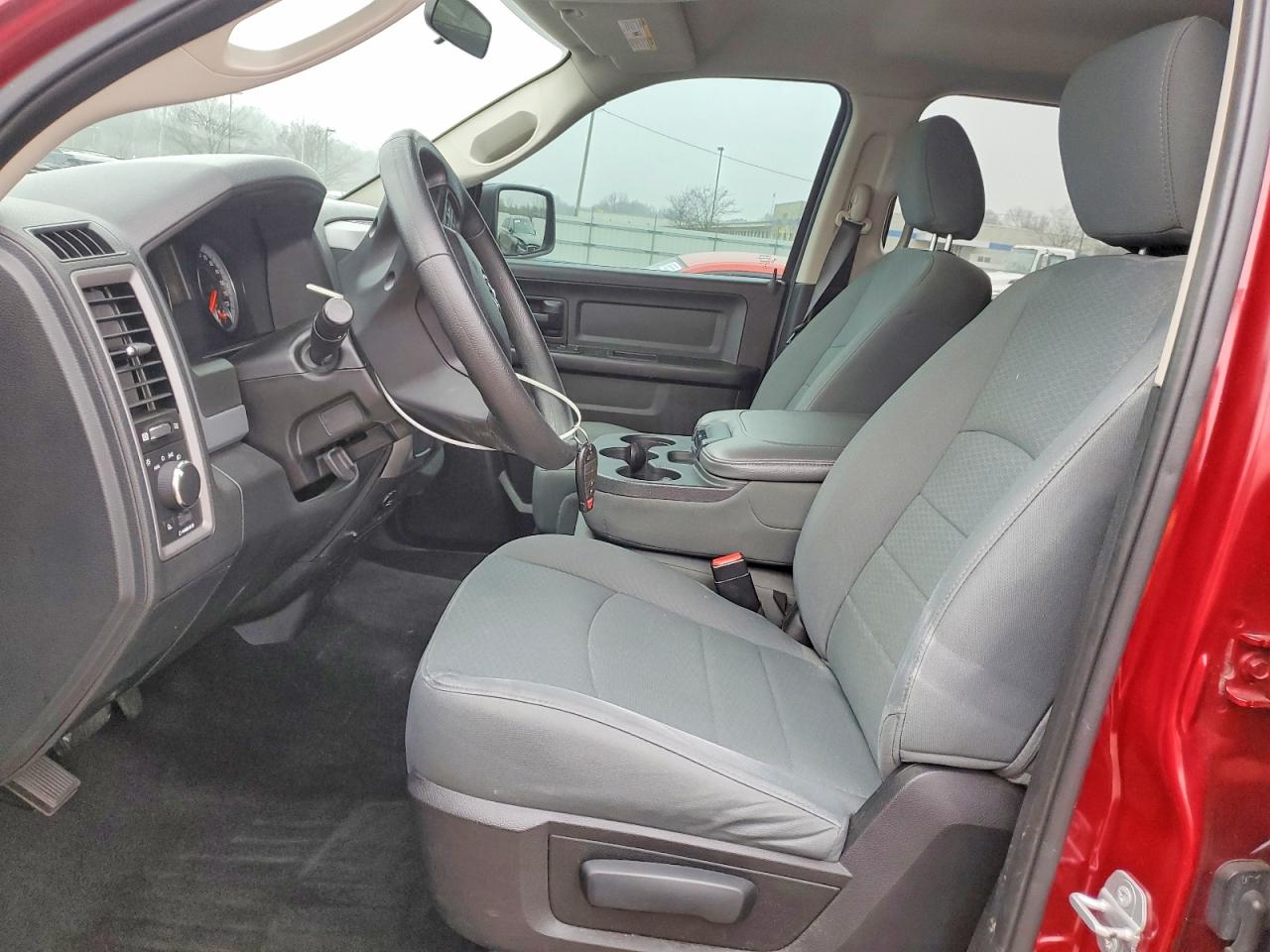 2015 RAM 1500 ST photo 7