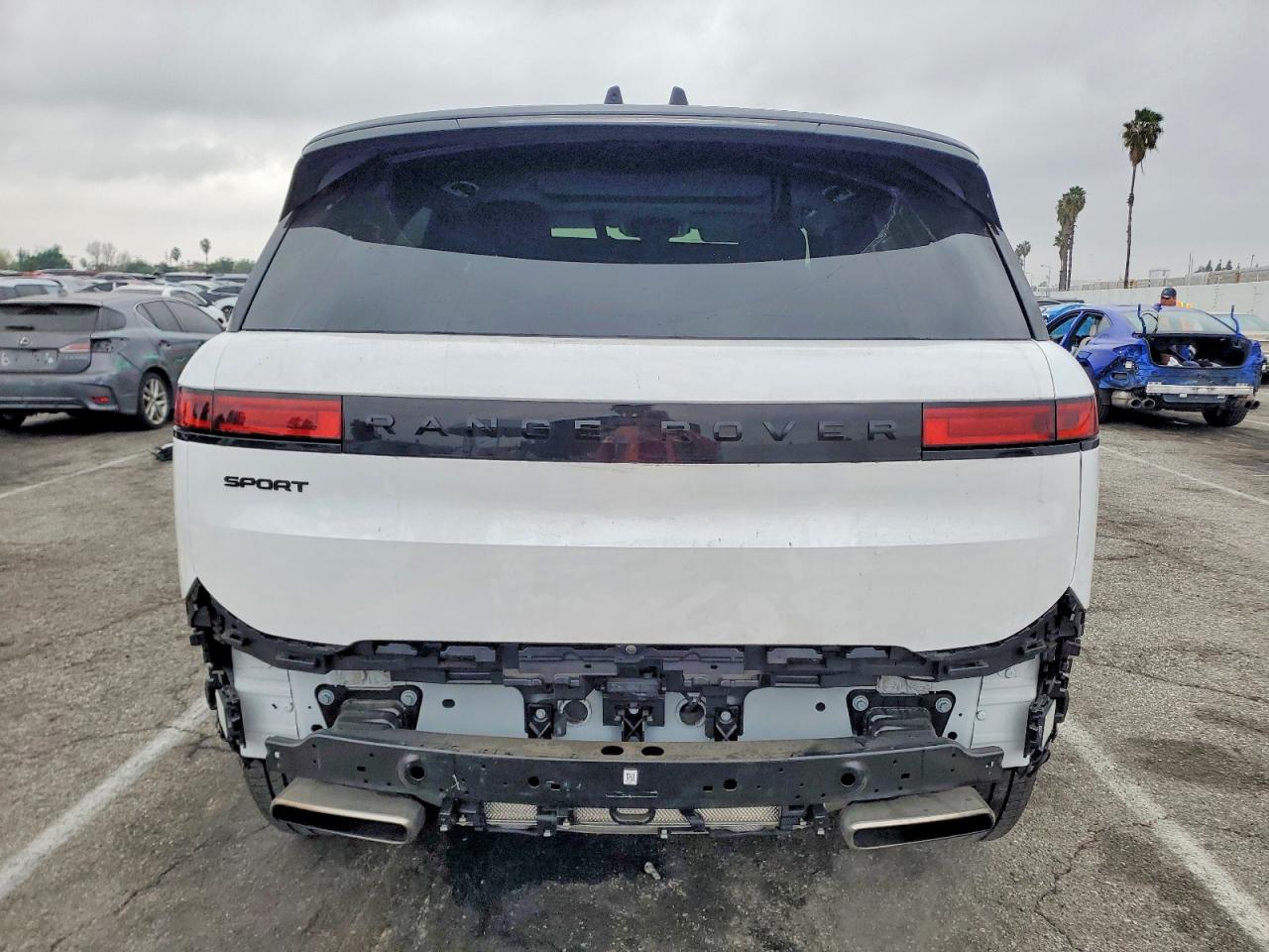 2024 LAND ROVER RANGE ROVER SPORT SE photo 6
