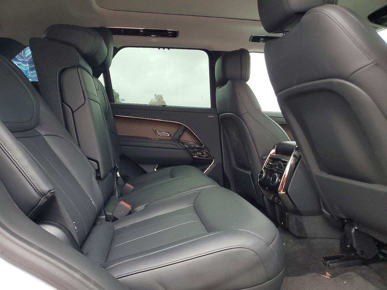 2024 LAND ROVER RANGE ROVER SPORT SE photo 11