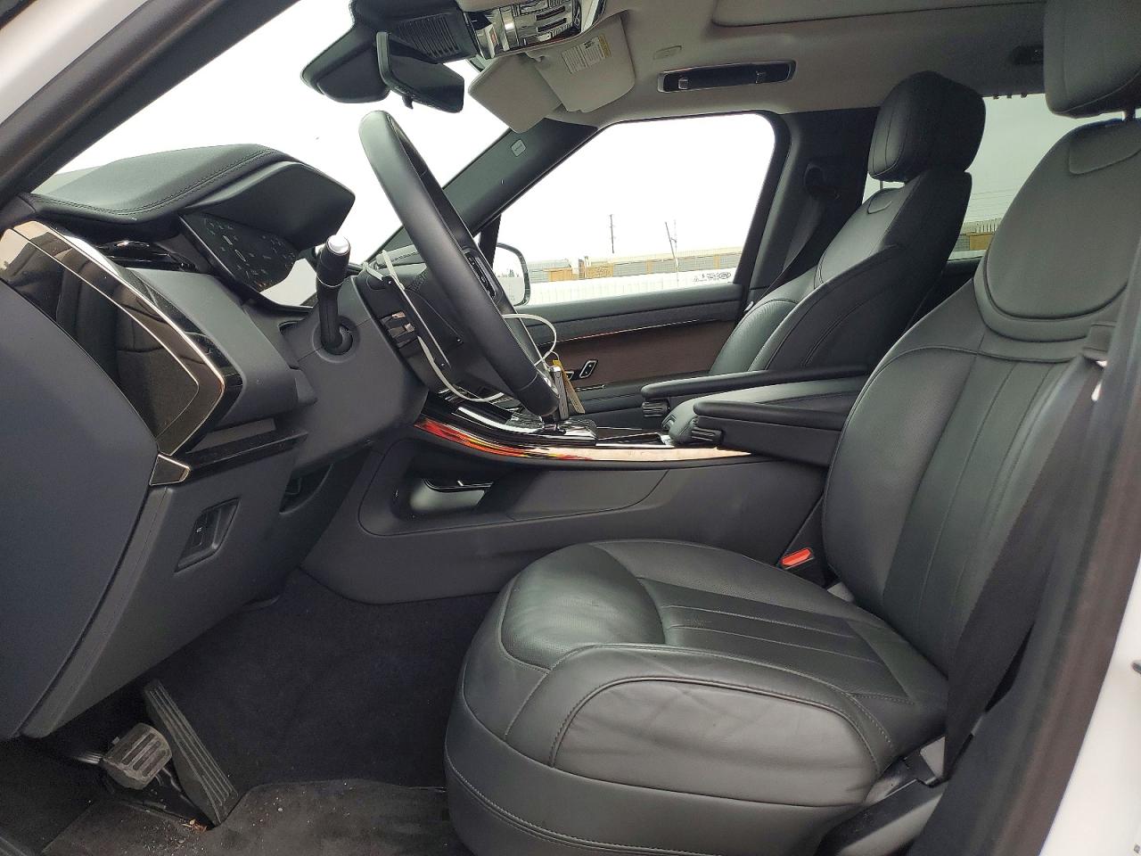 2024 LAND ROVER RANGE ROVER SPORT SE photo 7