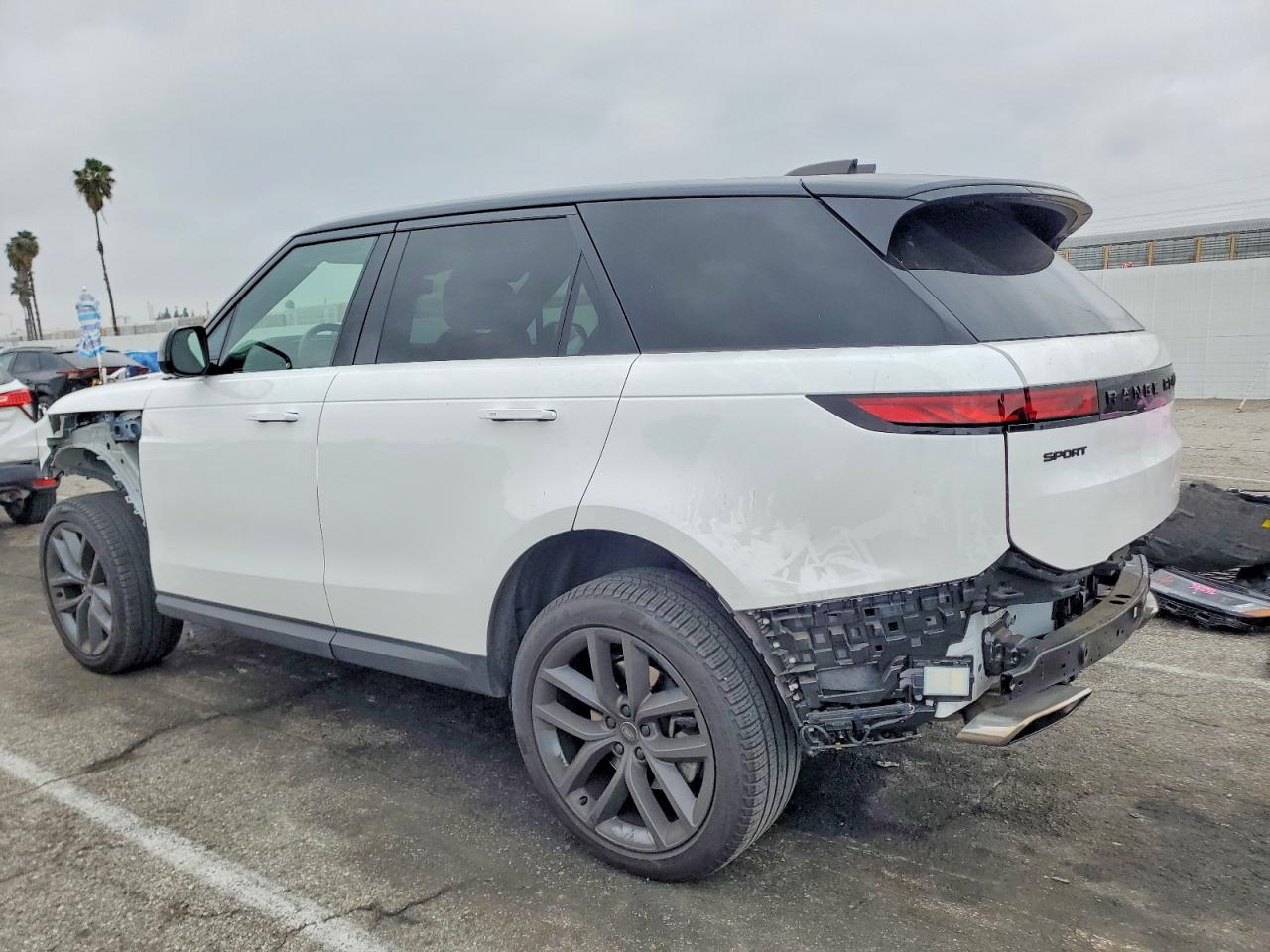 2024 LAND ROVER RANGE ROVER SPORT SE photo 2