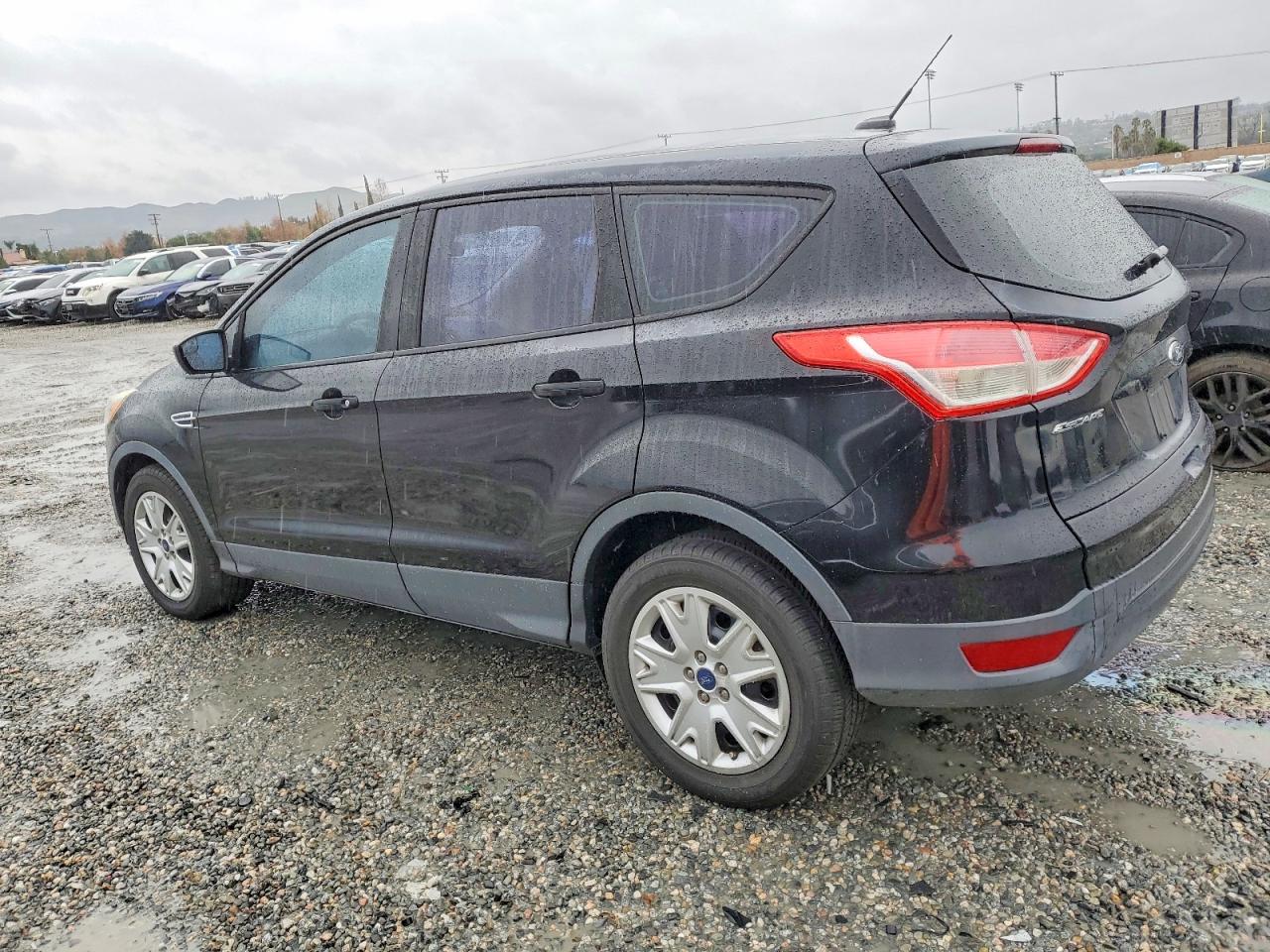 2016 FORD ESCAPE S photo 2
