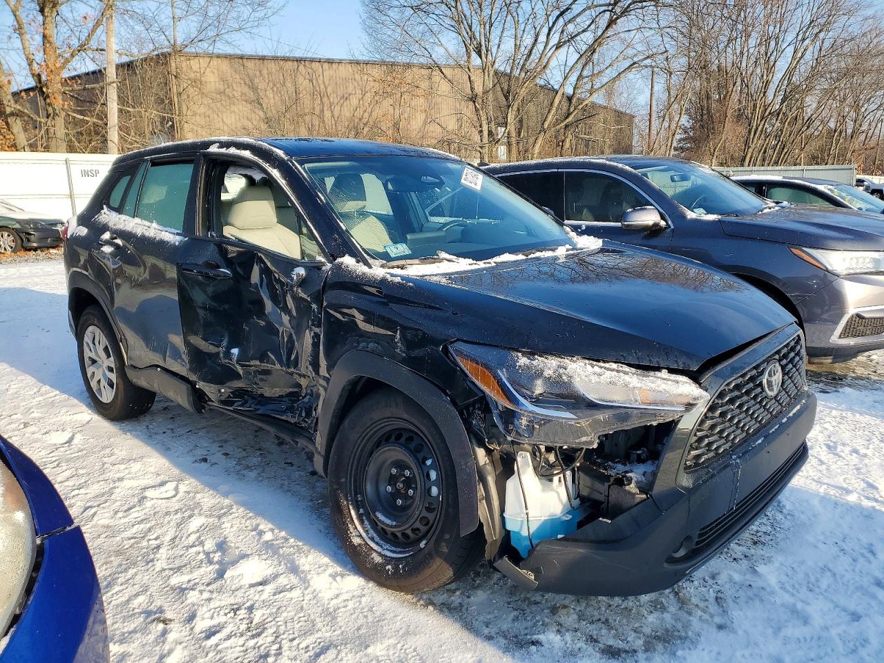 2025 TOYOTA COROLLA CROSS L photo 4