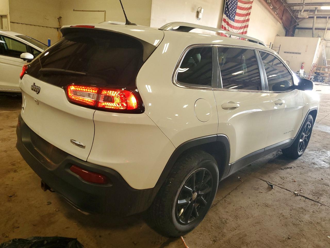 2016 JEEP CHEROKEE LATITUDE photo 5