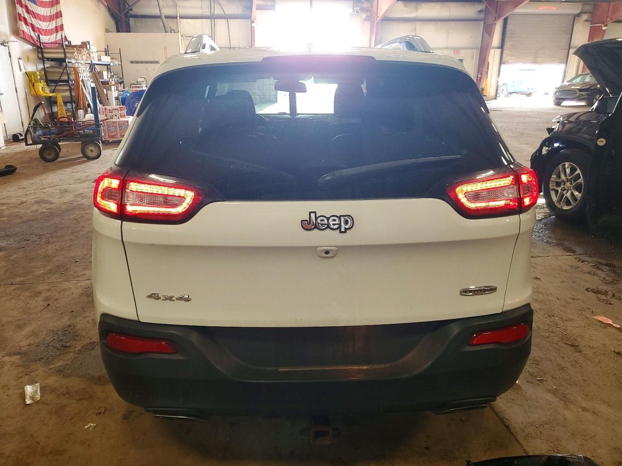 2016 JEEP CHEROKEE LATITUDE photo 11