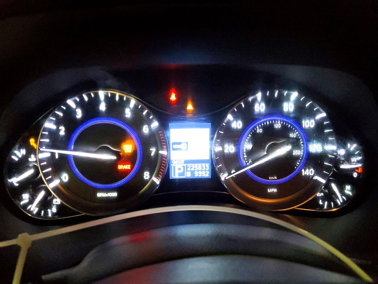 2012 INFINITI QX56 photo 9