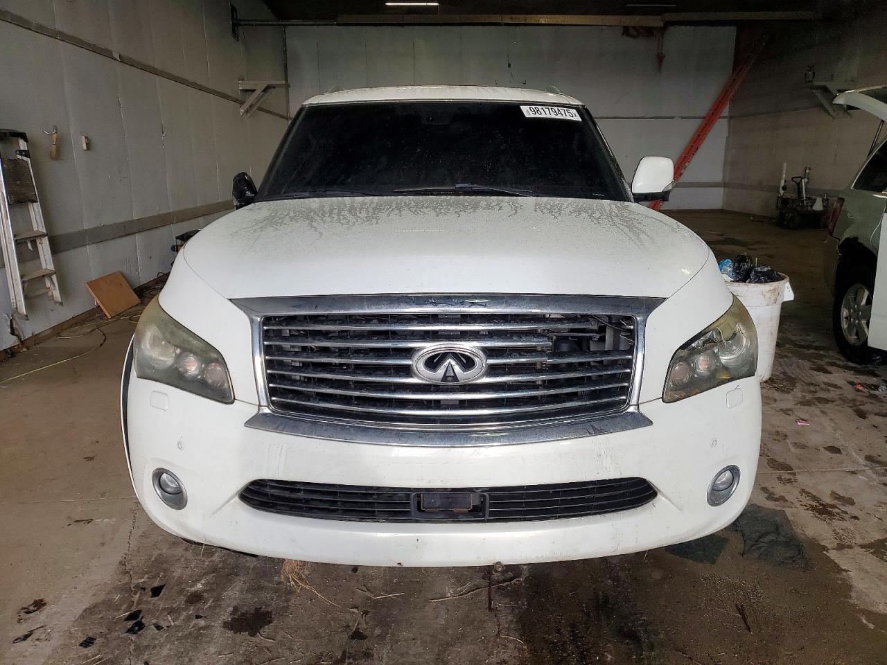 2012 INFINITI QX56 photo 5