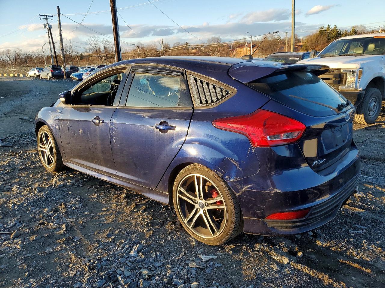 2017 FORD FOCUS ST photo 2