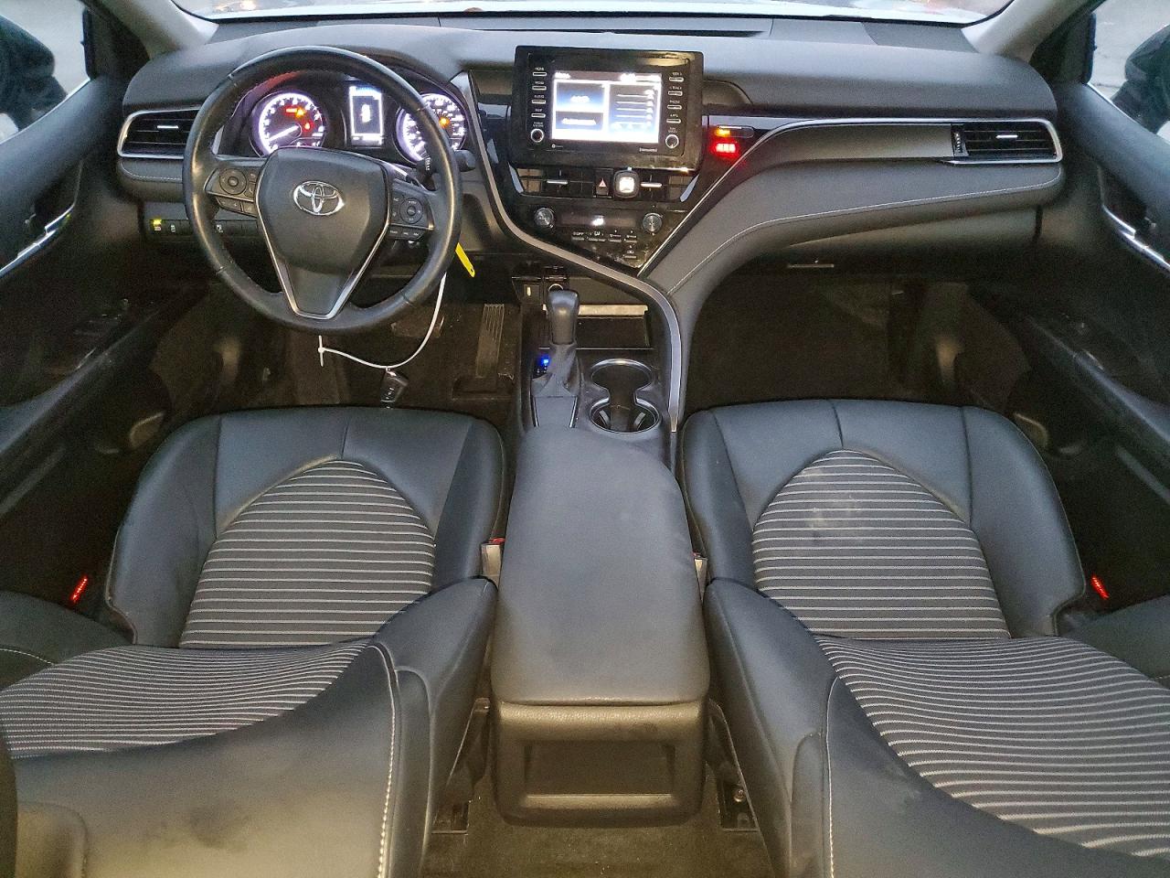 2021 TOYOTA CAMRY SE photo 8