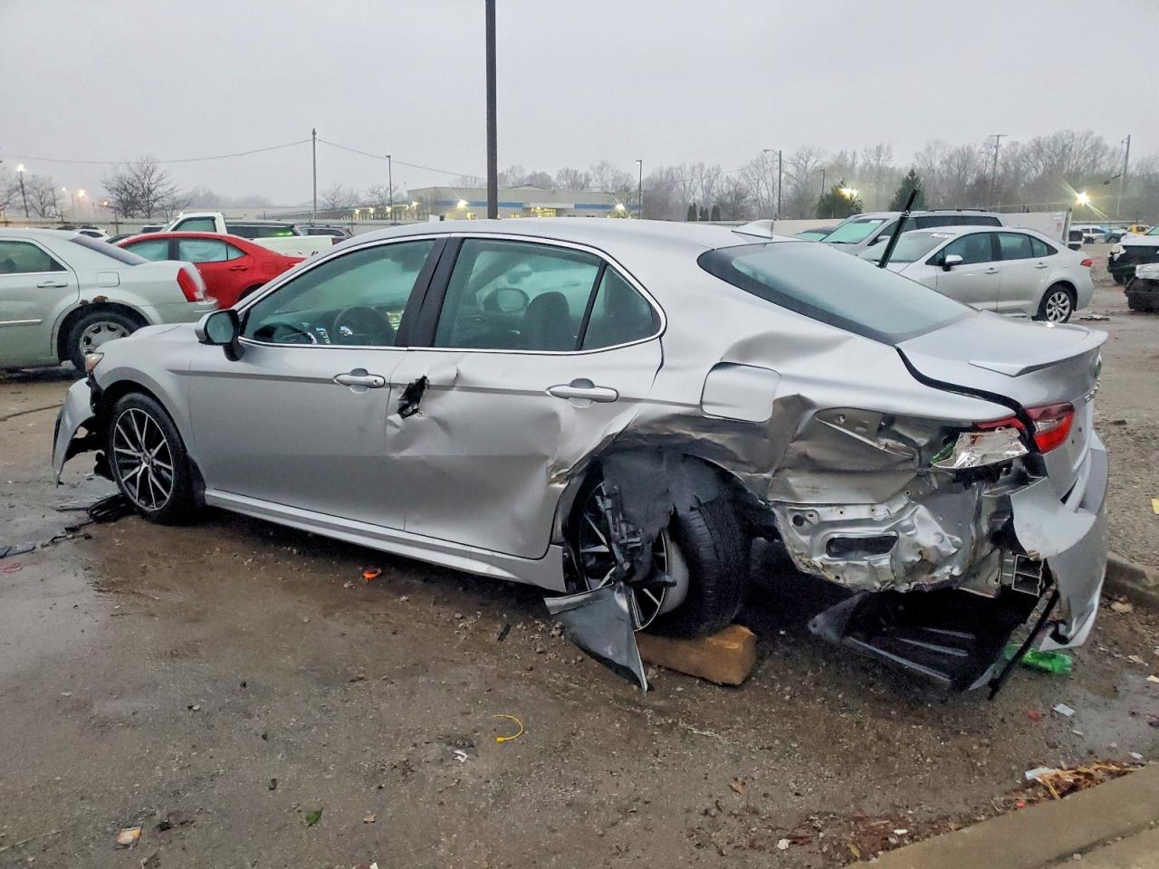 2021 TOYOTA CAMRY SE photo 2