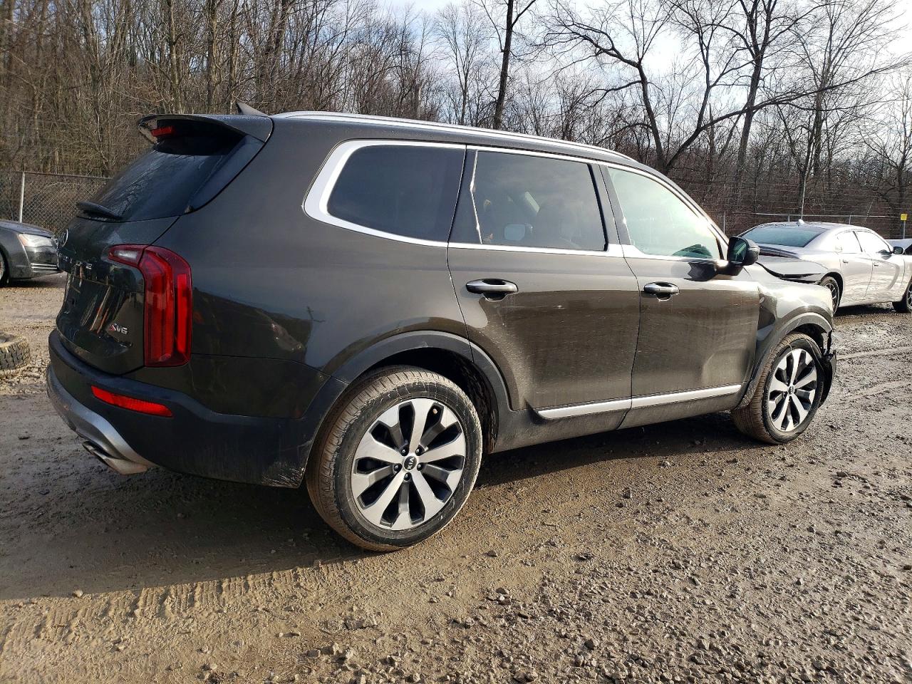 2021 KIA TELLURIDE S photo 3