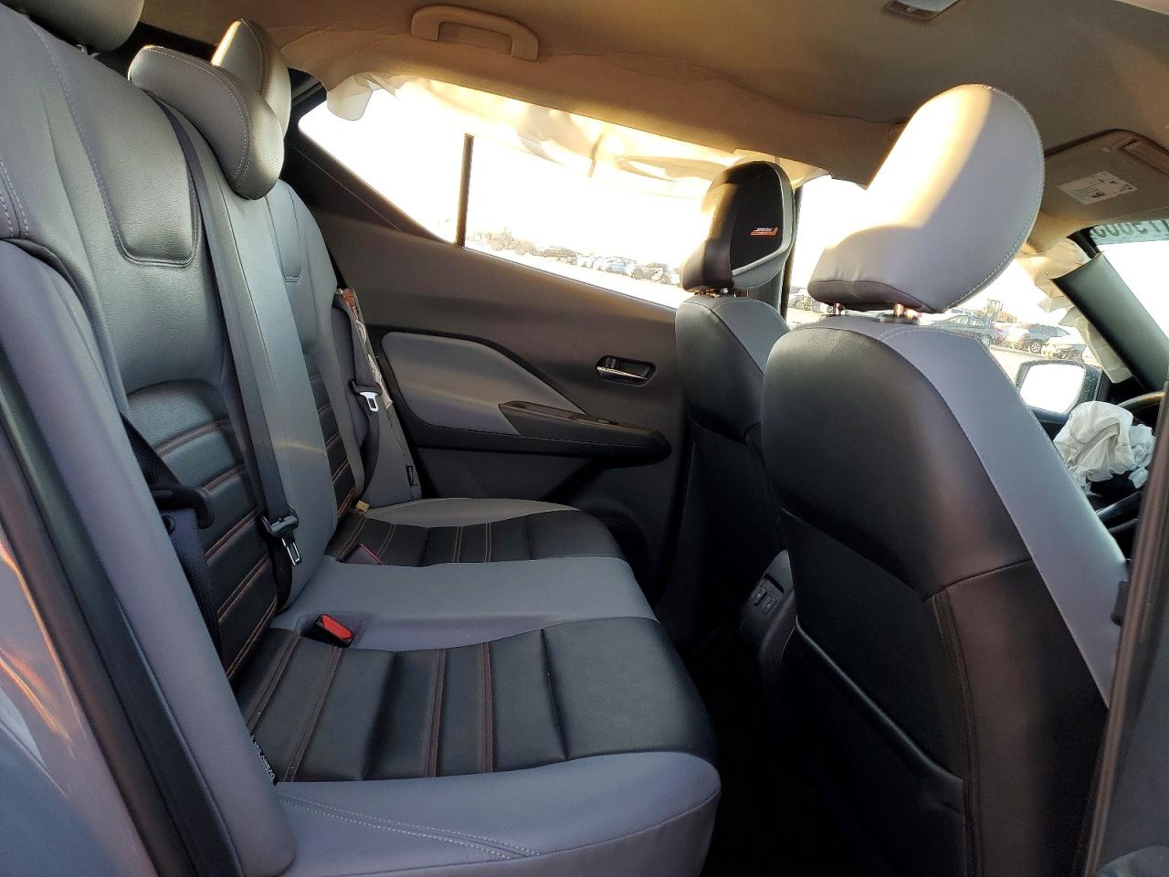 2022 NISSAN KICKS SR photo 11