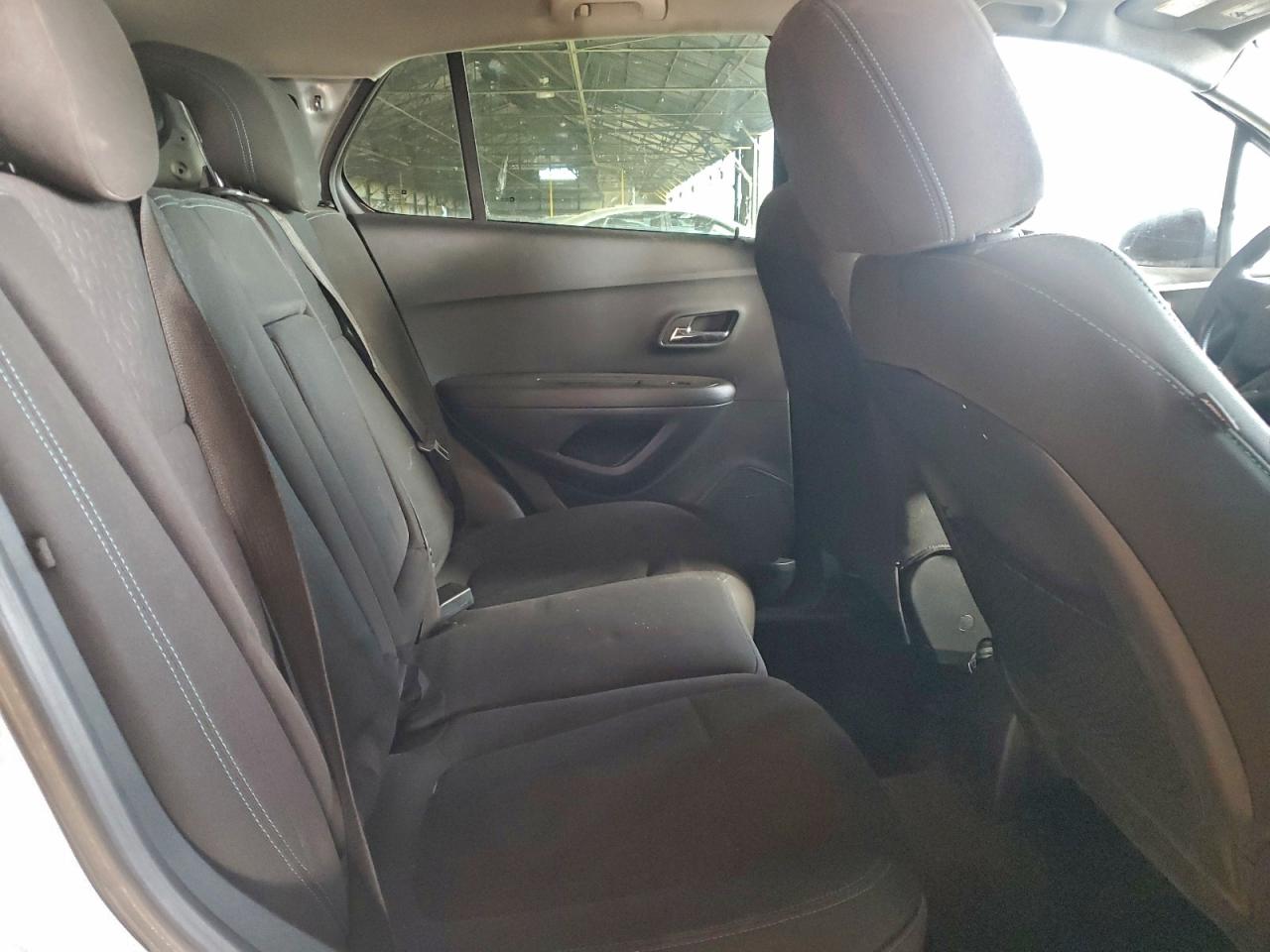 2015 CHEVROLET TRAX LS photo 19