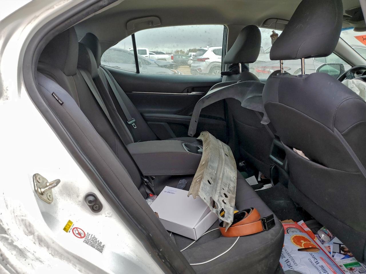 2018 TOYOTA CAMRY L photo 10