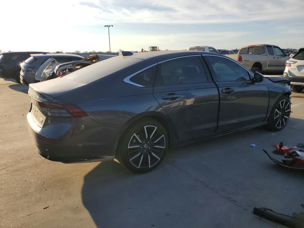 2025 HONDA ACCORD TOURING HYBRID photo 3